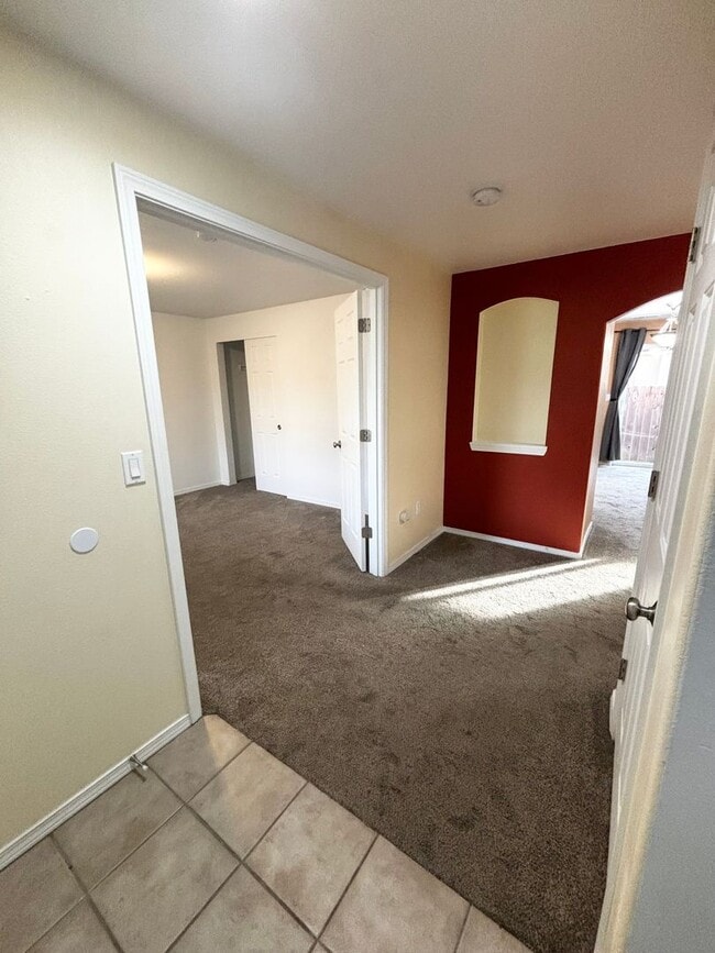 Photo - SW Bend House Near the Old Mill District, 4 Bdrms, 2.5 baths, A/C, Office/den, Dbl. Garage