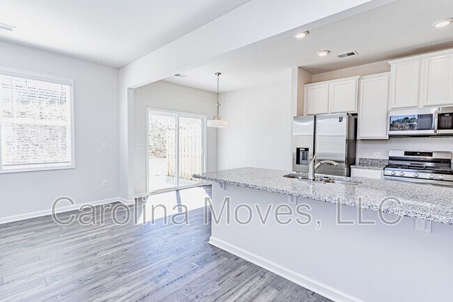 Photo - 221 Stone Fruit Ct
