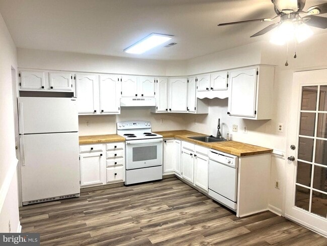 Photo - 255 Farrell Ln