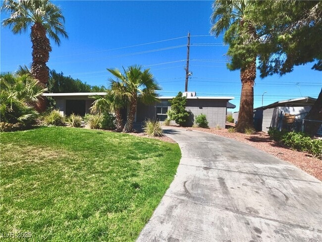 Building Photo - 1986 E Del Mar Ave Rental