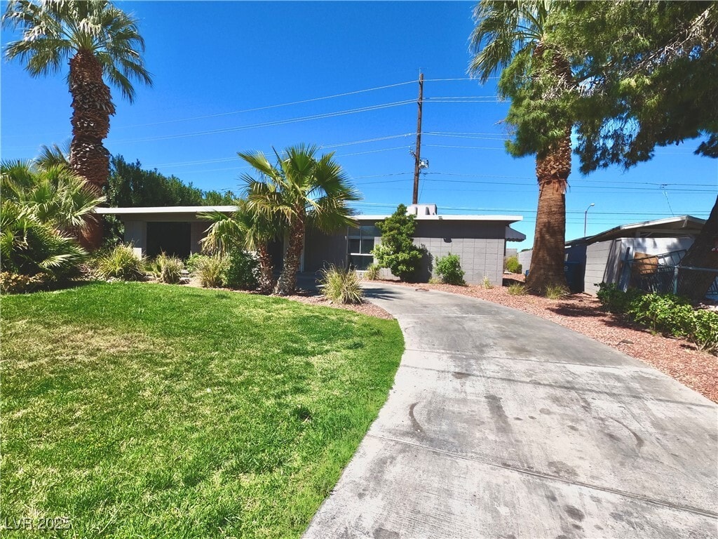 Photo - 1986 E Del Mar Ave Casa