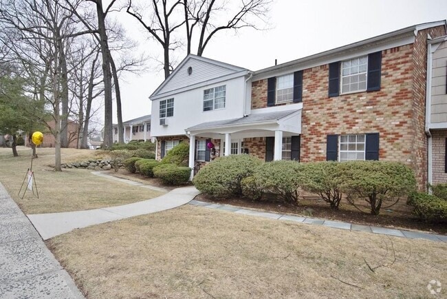 Building Photo - 292 Parkside Dr Rental