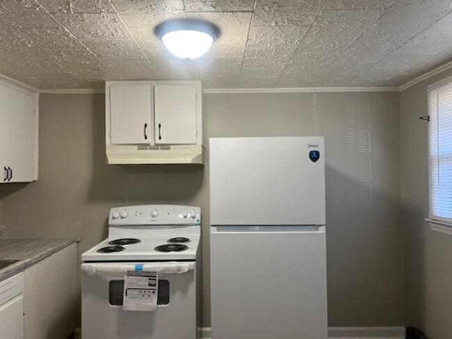 Photo - 209 Johnson St