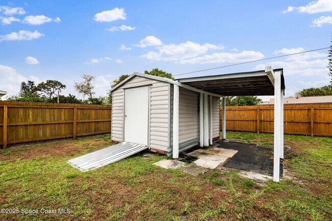 Photo - 314 Comet Ave SE