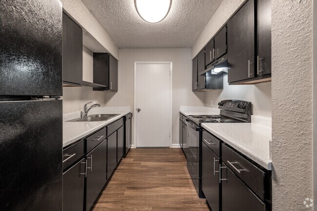 2BR, 2BA - 1,000SF Kitchen