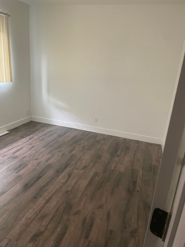 Photo - 10411 S Van Ness Ave Unidad Van ness