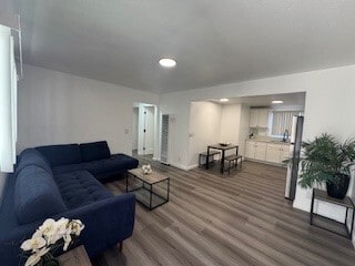 Building Photo - 9404 S Figueroa St Unit #4