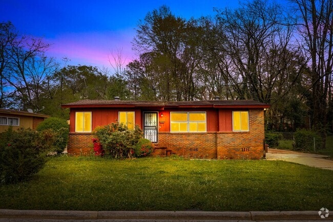 Building Photo - Charming 3 Bedroom, 2 Bathroom house
