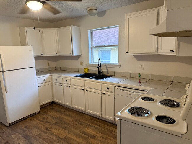 Photo - 2130 Feliciana St