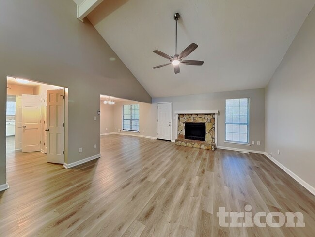 Photo - 1897 Falls Cove