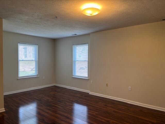 Photo - 1522 Oakfield Dr