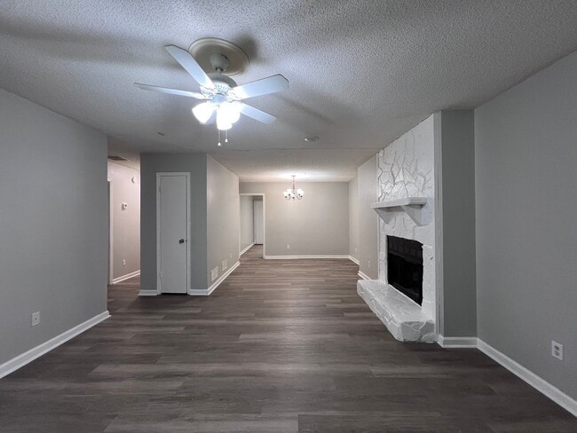 4009 Hawthorne Cir Unit 2