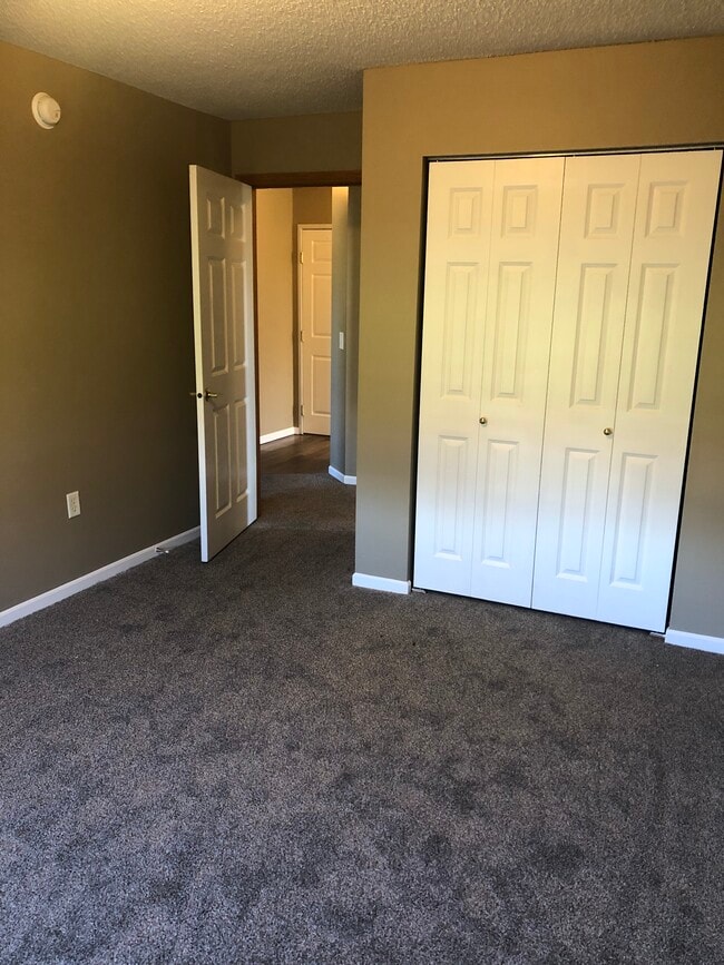 2B 1B 2nd bed Paint varies