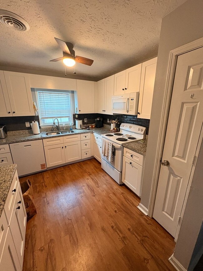 Photo - JAMESTOWN #30 | 2B/2.5B PRELEASING