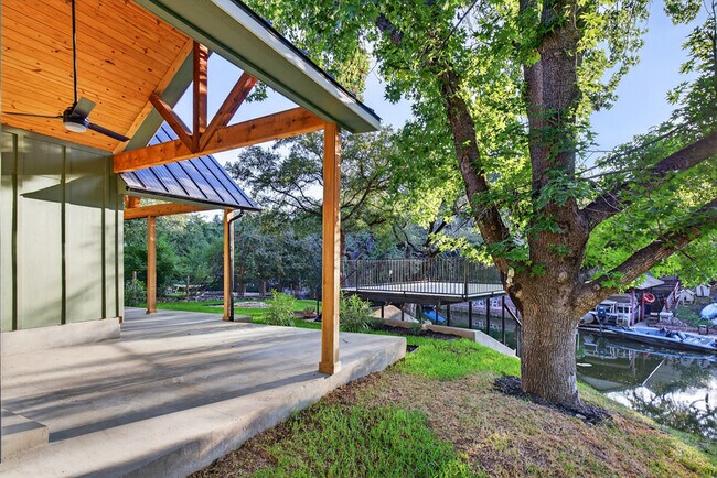 Photo - 308 Mountain View