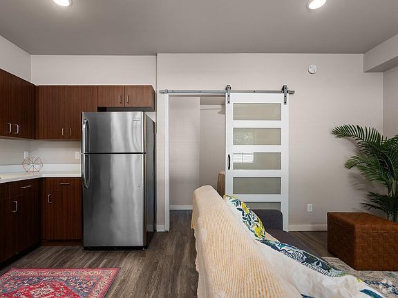 Building Photo - Downtown Traverse City! 1 bed 1 bath condo... Unit 9