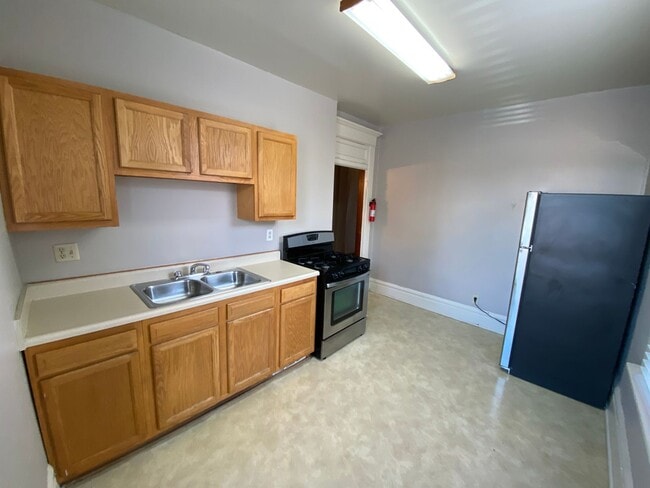 Photo - 1467 Worthington St Unit 1467 2