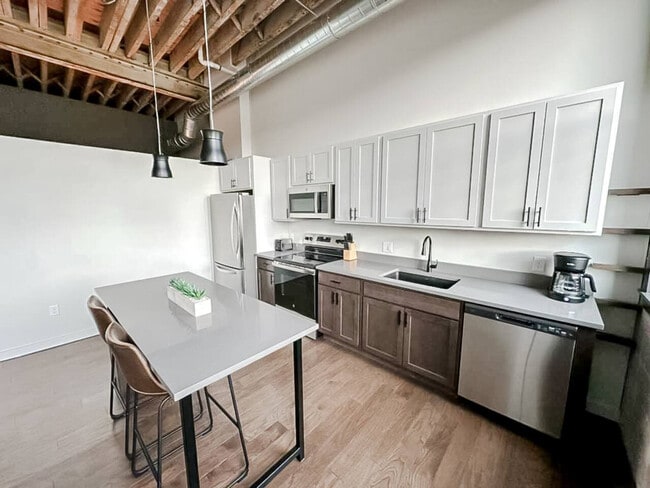 Photo - 403 W 4th St N Unit SI ID1534858P