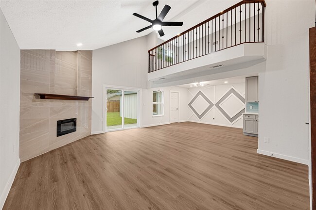 3415 Lapstone Dr