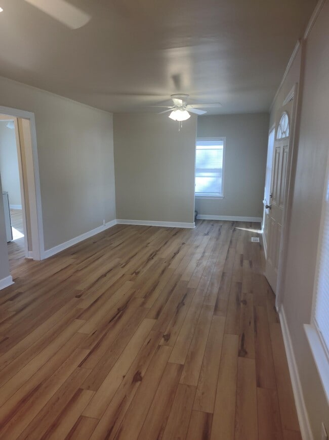 Photo - 8902 Prospect St