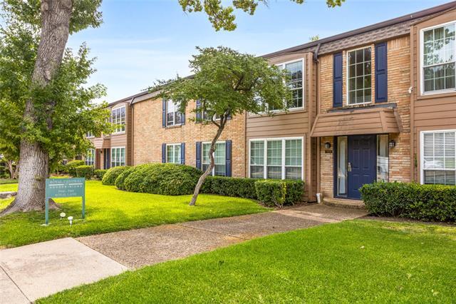 Photo - 7924 Royal Ln