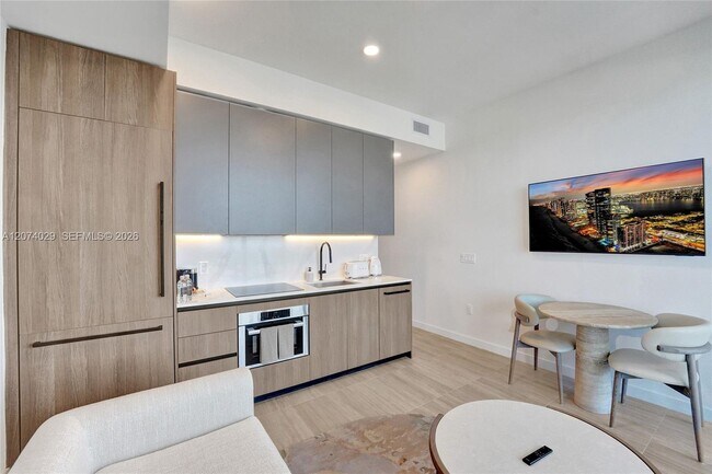 580 72nd St Unidad 1513