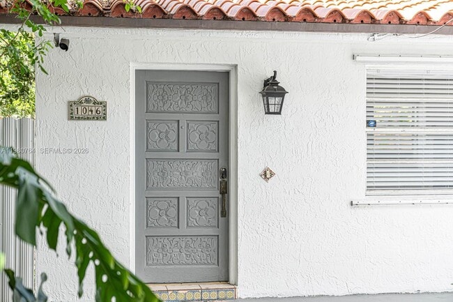 Building Photo - 1044 SW 13th Ct