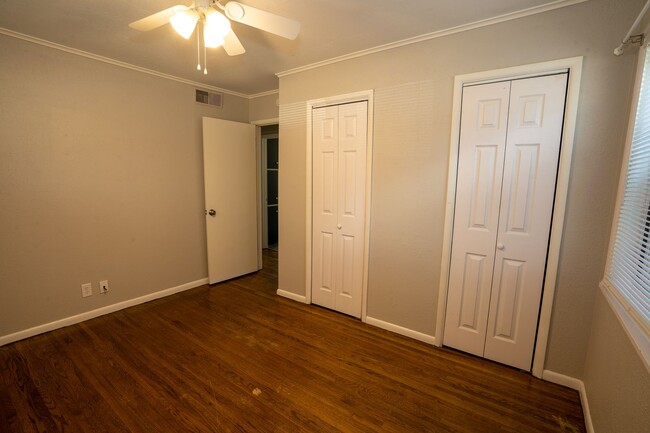 3 Bed 1 Bath MIDTOWN home!! - 3 Bed 1 Bath MIDTOWN home!!