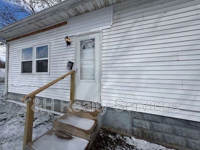 Building Photo - 609 1/2 South Crystal Street