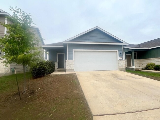 Building Photo - Charming 3/2 conveniently located to Lackland, Toyota, Palo Alto & Texas A&M San Antonio!