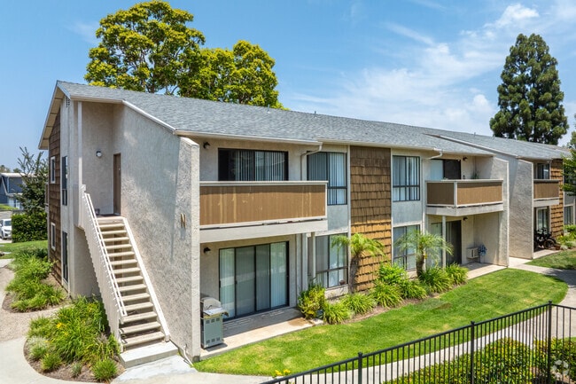 Pinecreek Apartments
