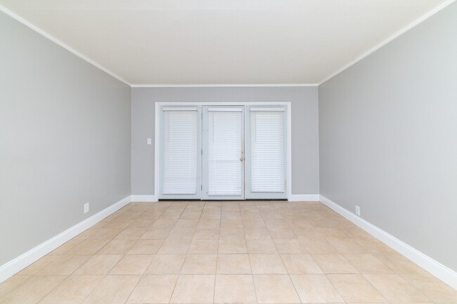 431 Canberra Dr