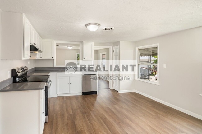 Photo - 26 Needmore St