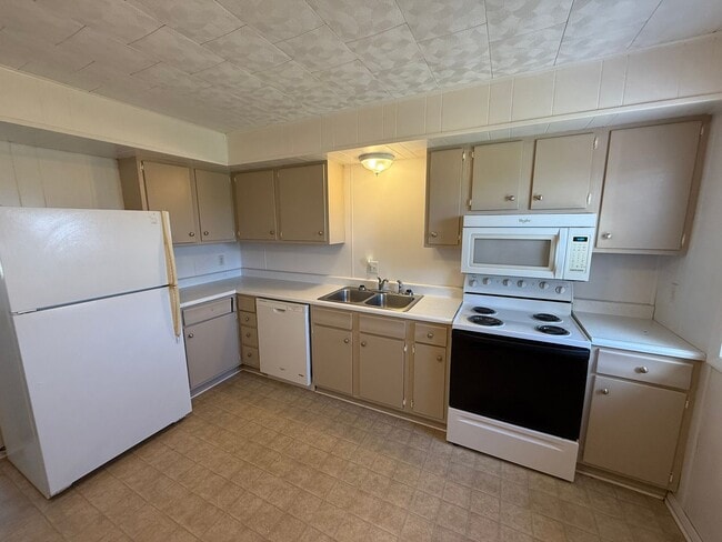 Building Photo - 204 Martin Ct Unit Apartment #C