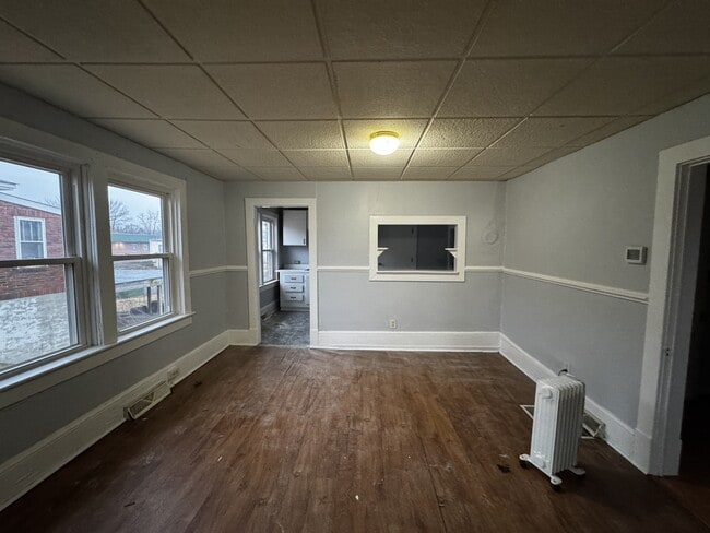 Photo - 401 Eagle School Rd