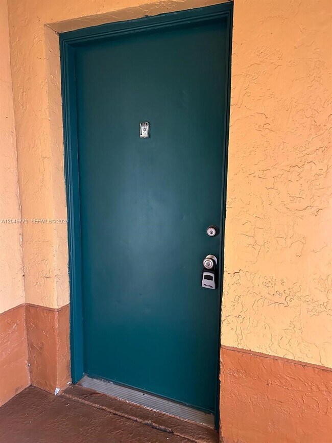 Photo - 10765 Cleary Blvd Unidad 109