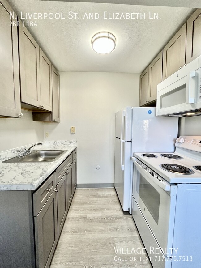 Building Photo - 75 N Liverpool St Unit C