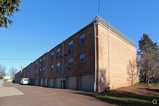 Parkside Manor - Parkside Manor Apartments