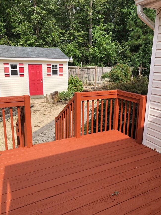 Building Photo - Stunning 4bdrm/2.5bth Home w/Loft Located in Chesterfield! Fenced in Backyard, 2 Car Garage, and ...