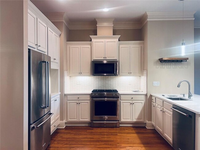 Photo - 144 W Ridge Way