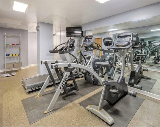 Photo - 405 Thames St