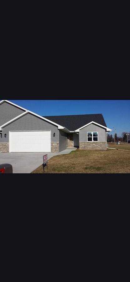 Photo - 500 Coonen Dr