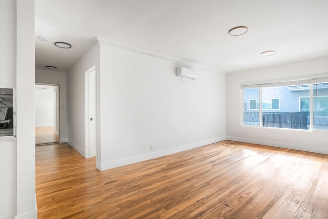 Photo - 1211 Detroit N St