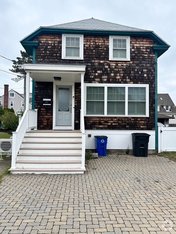 Building Photo - 86 Manomet Ave Rental