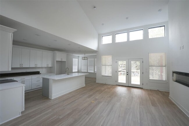 48 Acacia Dr