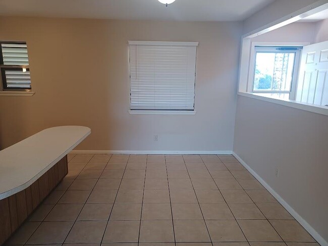 Photo - 118 Village Dr