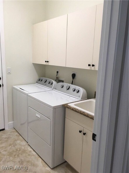 Photo - 5015 Milano St