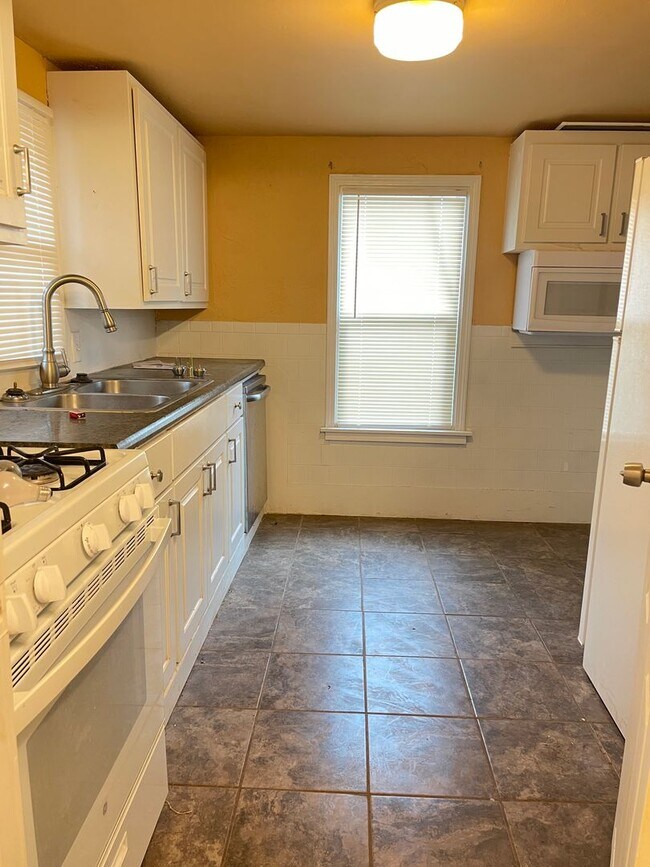 Photo - 3320 28th St Unidad Rear