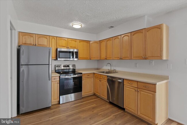 Photo - 2142 Cartwright Pl