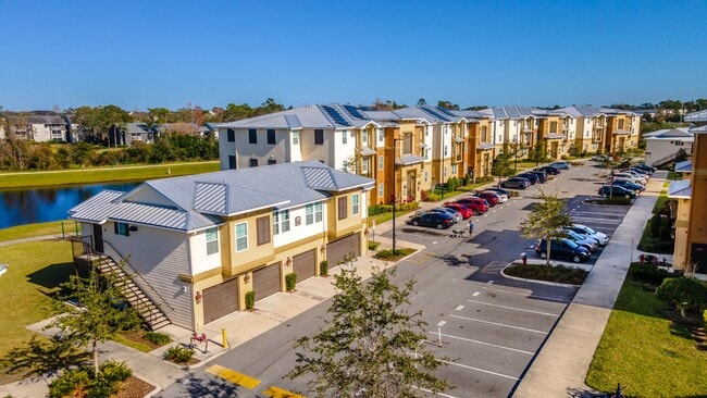 Exterior Building w/ Garages - Vista Pines